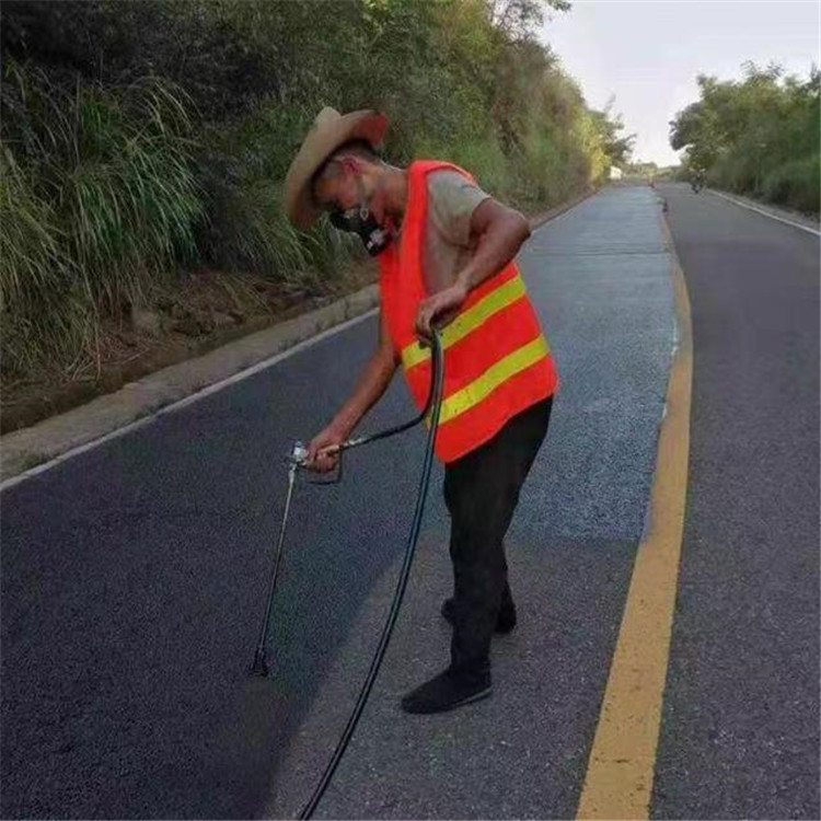 淮南 彩色防滑路面的底涂是保障路面附着力