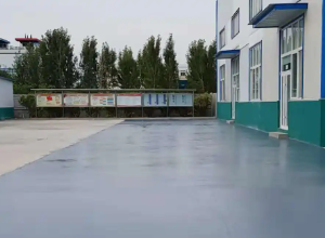 淮南彩色路面喷涂翻新的材料对冬季